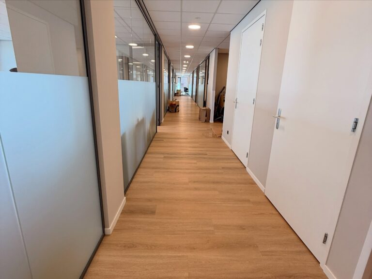 Photo by Philipse Reclame on August 24, 2026. May be an image of indoors, sliding door, office, hallway and text.